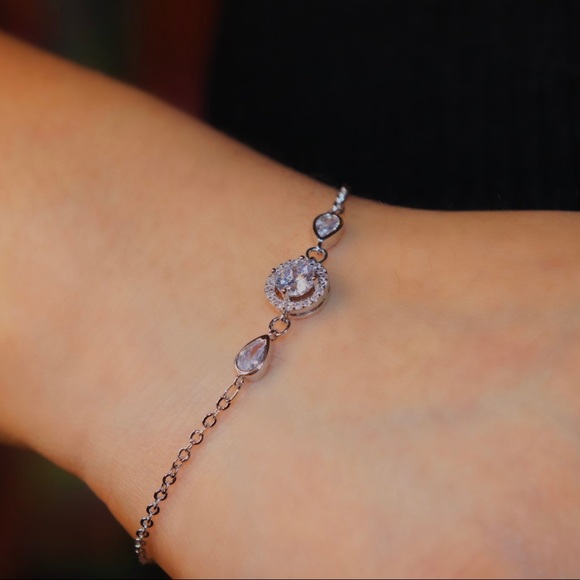 3 Stone Bracelet - Picture 2 of 2